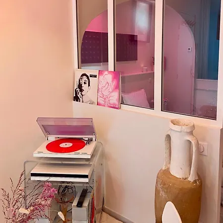 Cocon Atypique Au Coeur Du Quartier Apartment Sete